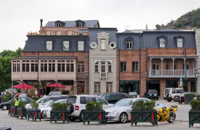 Meidan Bazaar Prime Location Apartment